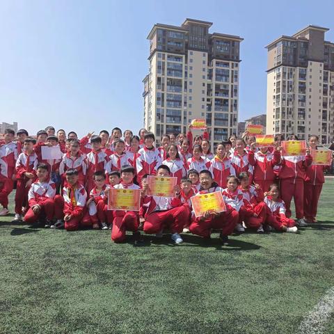 幸福春风里 运动阳光下 一起向未来