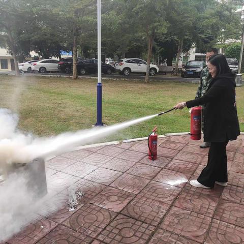 中和镇再次组织纪委工作人员开展消防演练活动