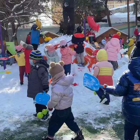 感受自然，拥抱初雪❄️——中班宝贝们和初雪的约会！