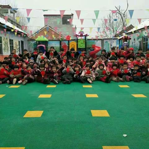 家校携手共育     构建和谐教育