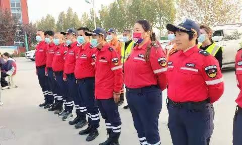 11月8日，新乡神鹰应急救援队应辉县市赵固中心校邀请，来学校演讲消防安全知识！