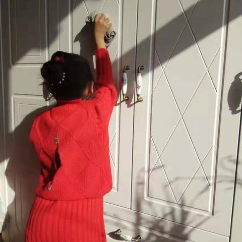 【建文明校﹒创文明城】张家坊小学第一中队开展“我劳动，我快乐”寒假实践活动