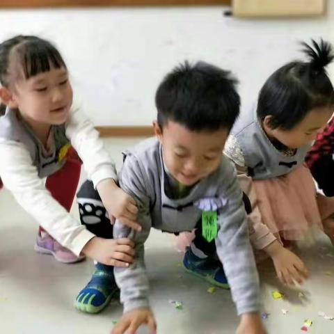 4月4日是蓝博福睿幼儿园《第一届》走出幼儿园进入社会《交友日》