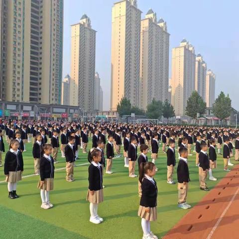 学习二十大 争做好队员——石家庄市南高营小学二年级新队员入队仪式