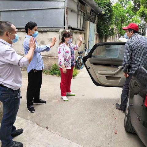 图说下沉干部的战“疫”（04-30）