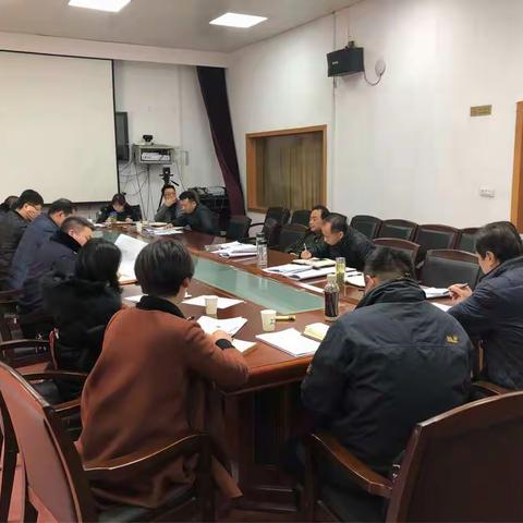 青山城管委召开委内专班周调度会