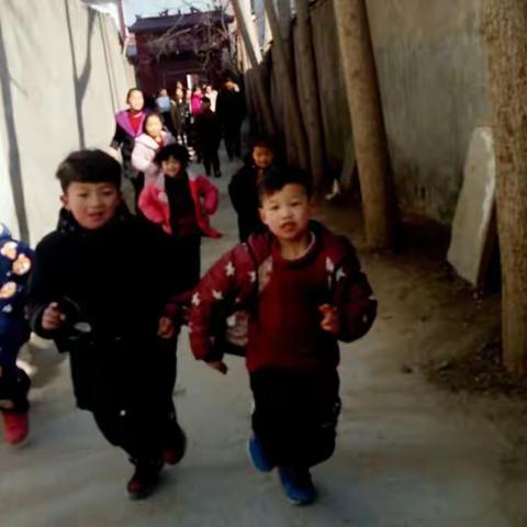 刘满岗小学“小手拉大手，共创美好家园”