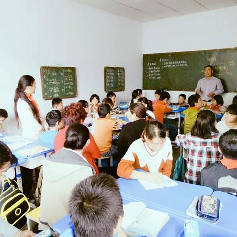 刘满岗小学开展听课评课活动