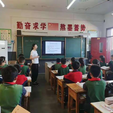 引领前行  共促成长—东三重小学金秋课堂英语教研活动