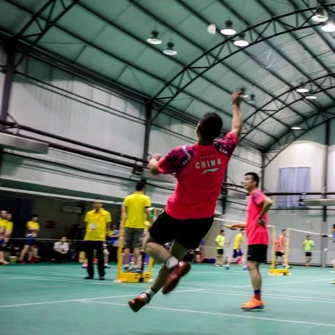 实业公司组队参加安康杯羽毛球赛