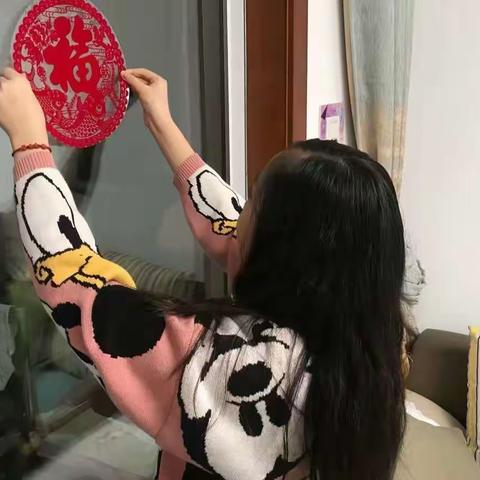 快乐劳动迎新年，喜贴春联送祝福——2021级1班寒假劳动实践