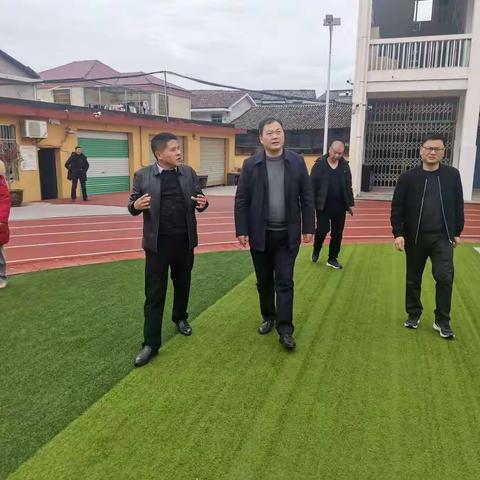 南城县县委常委、宣传部部长徐建平深入沙洲镇中心小学调研