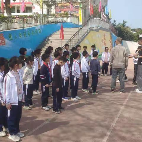 绿茵场上勤训练，体质抽测展风采——三饶镇小学体质抽测