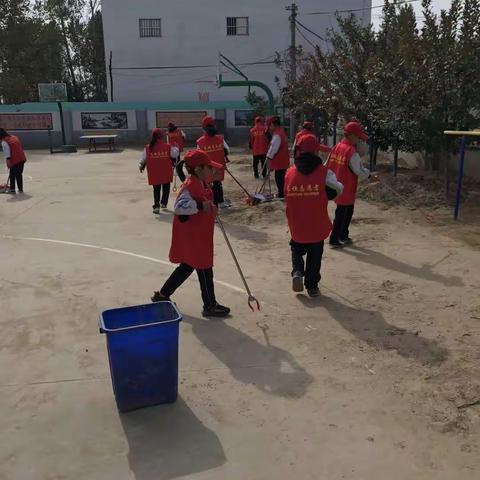 葛寨小学四年级开展“小小志愿者”服务活动