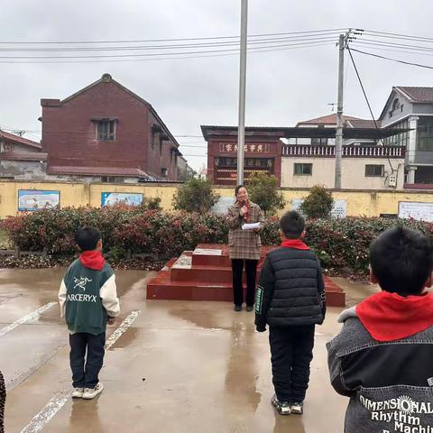 清明祭英烈，榜样在心中——高平十小“清明节”主题升旗仪式
