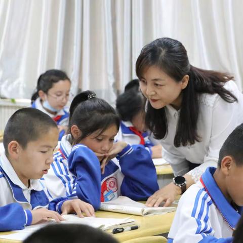 伊犁州小学学科教学研讨活动