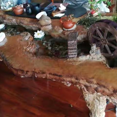 据说，文人家中总有一方属于茶的私人“领地”