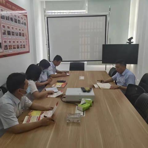 为党旗添彩，为党徽增光—祁门党支部组织党员过“政治生日”