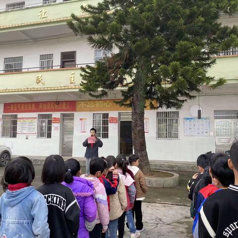 北流市塘岸镇塘肚小学清廉学校建设之植树节国旗下讲话