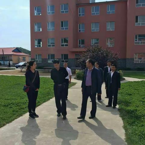 辉南县人大常委会副主任陶玉江到金川镇中学视察指导工作
