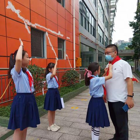 家校共育蓓蕾花，携手同行造英才