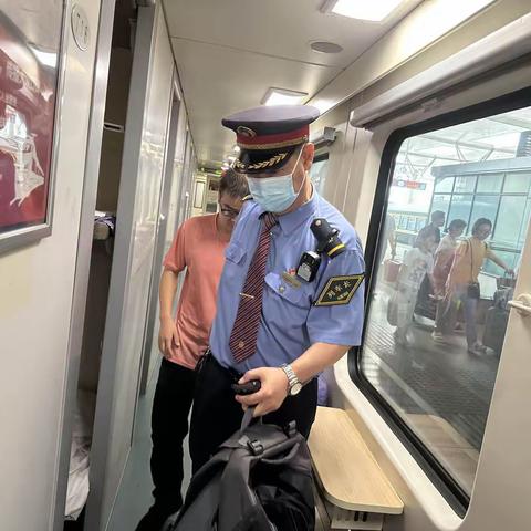 【汉口车队】用心服务 让暑运旅途更美好