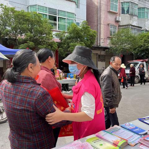 夏坊乡计生协会开展“5.29会员活动日”宣传活动