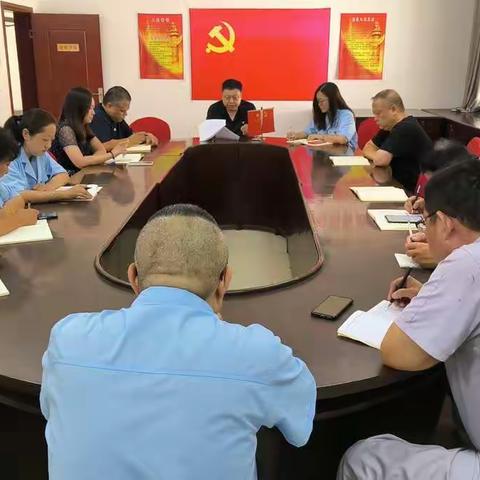 国粮公司党委组织集体学习并召开八一座谈会