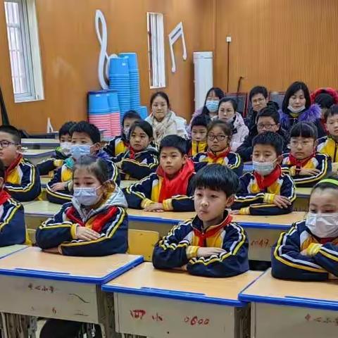 畅游科技 智驱未来                         ——阳逻四小人工智能社团开班啦！