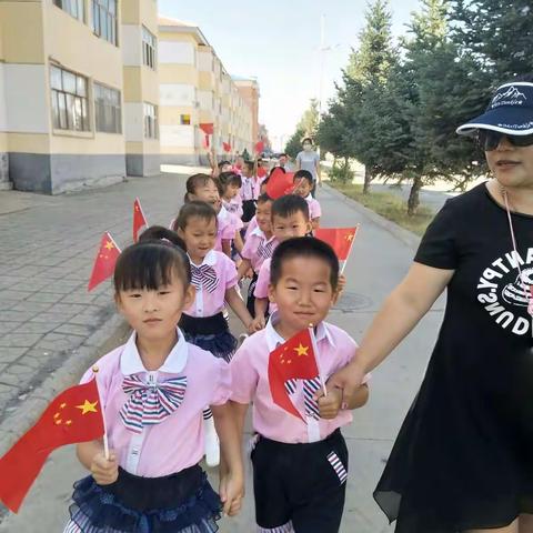 海燕幼儿园毕业班的宝贝们参观小学——感悟成长，体验快乐！ 心影