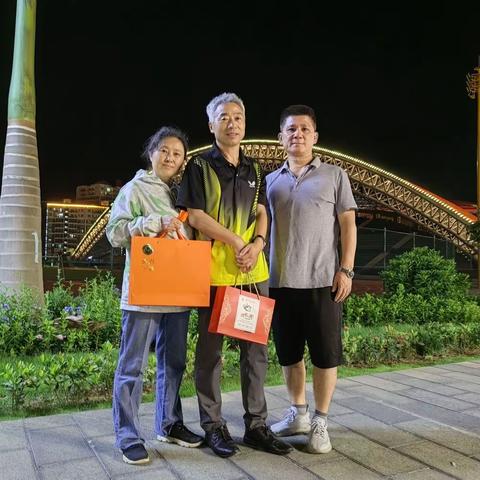 《七绝.别坦先》