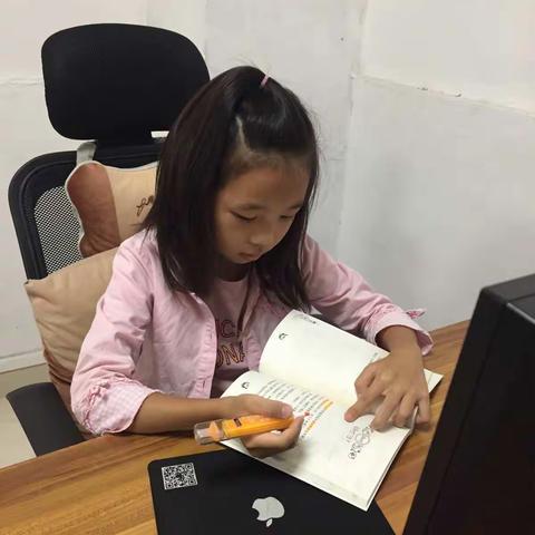 书籍是全世界的营养品。生活里没有书籍，就好像没有阳光；智慧里没有书籍，就好像鸟儿没有翅膀。