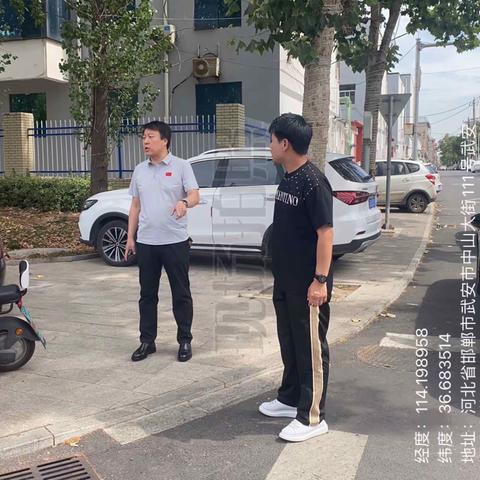 第二十网格对背街小巷开展观摩评比