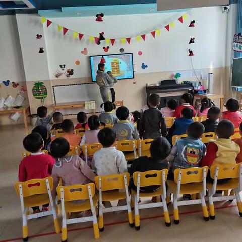 金色摇篮幼儿园小一班第九周精彩瞬间