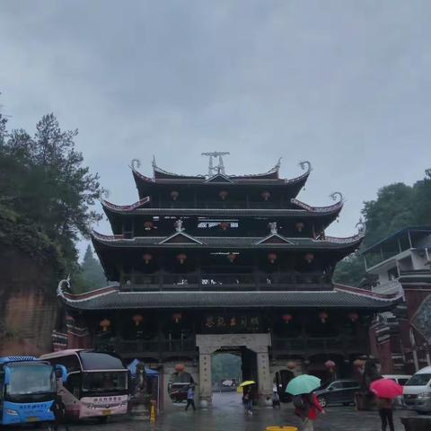 恩施土司城的与腾龙洞风景