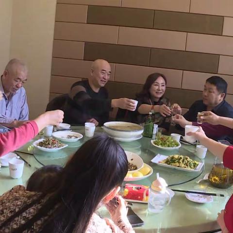 小餐桌 大文明：“光盘行动”从我做起