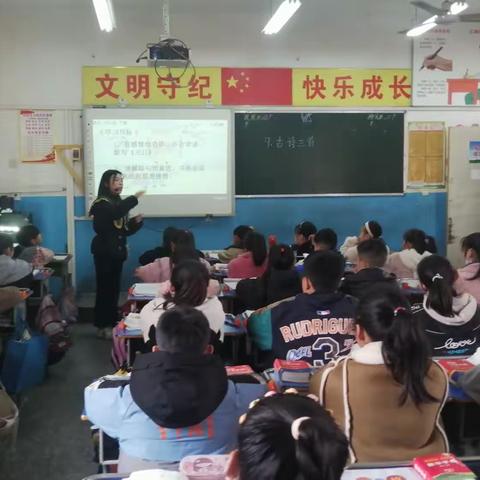 三月：不止春花盛，更有课生香！——记西万中心小学赛课活动