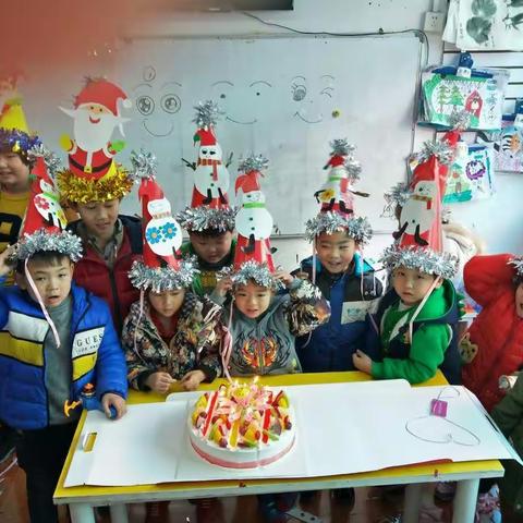 〔卓艺美术培训中心〕圣诞节 创意手工课开始啦！