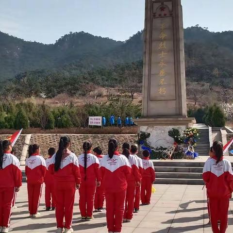 缅怀革命先烈 传承红色基因                                               ---清明节烈士陵园祭扫活动