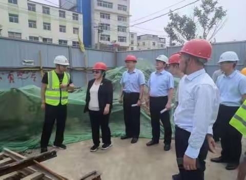 我局组织召开原水管线工程建设、高峰期供水安全保障暨供水应急救援基地运行管理现场调度会