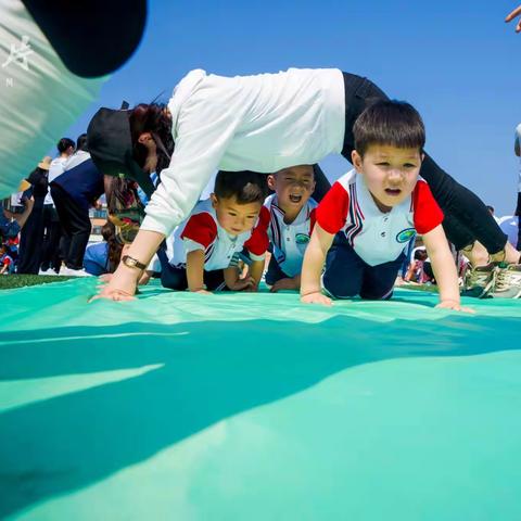 2019年西平县第二幼儿园小班段春季运动会