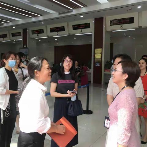 立足岗位 展巾帼风采——2020年深圳市巾帼文明岗创岗经验交流班学员参观我街道行政服务大厅
