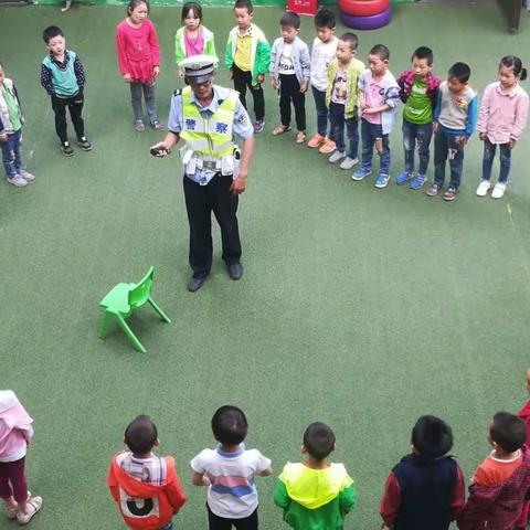 旬阳县交警二中队走进桂花幼儿园开展交通安全教育活动