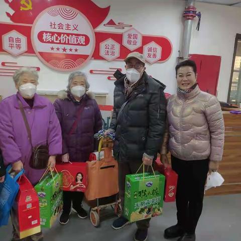 慰问困难党员，情暖新春佳节—桃园三坊社区党总支慰问困难党员