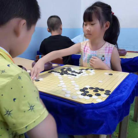 来启智棋院学围棋，读书围棋两不误哦！