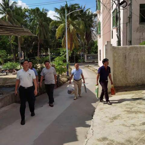 关心慰问老党员，不忘初心暖人心。                           ——三亚市民族中学党支部“庆祝建党99周年”活动