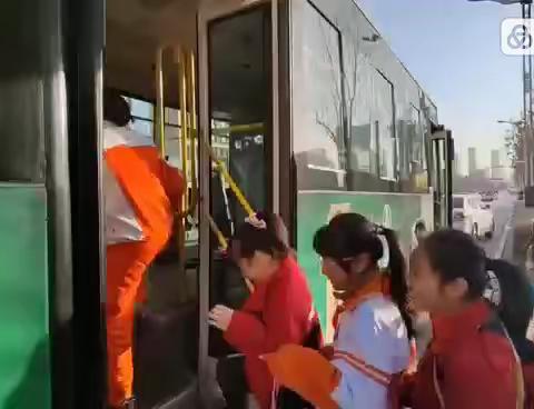 遨游科技馆 点亮科学梦 ——榆林市第十八小学开展科技研学活动