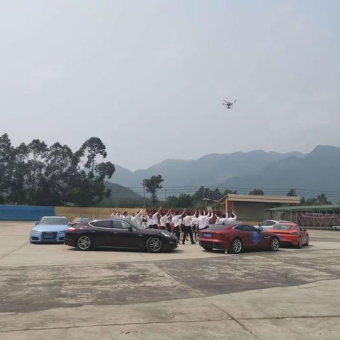 钳龙爷户外团建活动