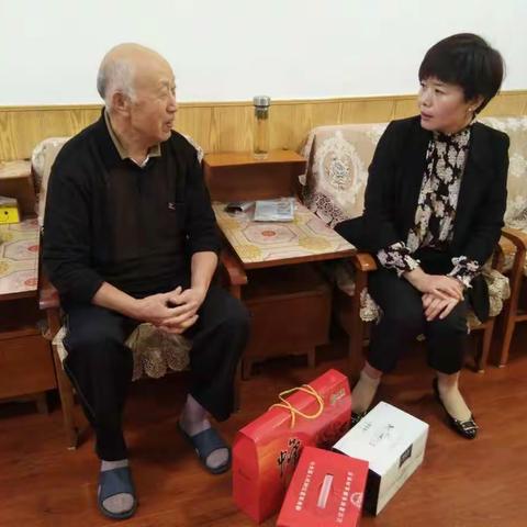 “双节”沐同辉   慰问送真情