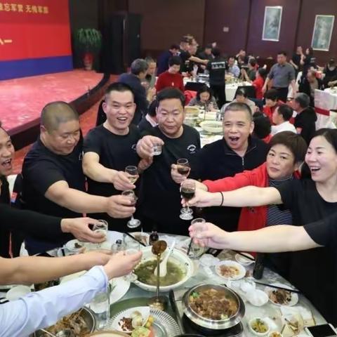 八一特辑/久别重逢，万语千言，化作美酒忆当年！